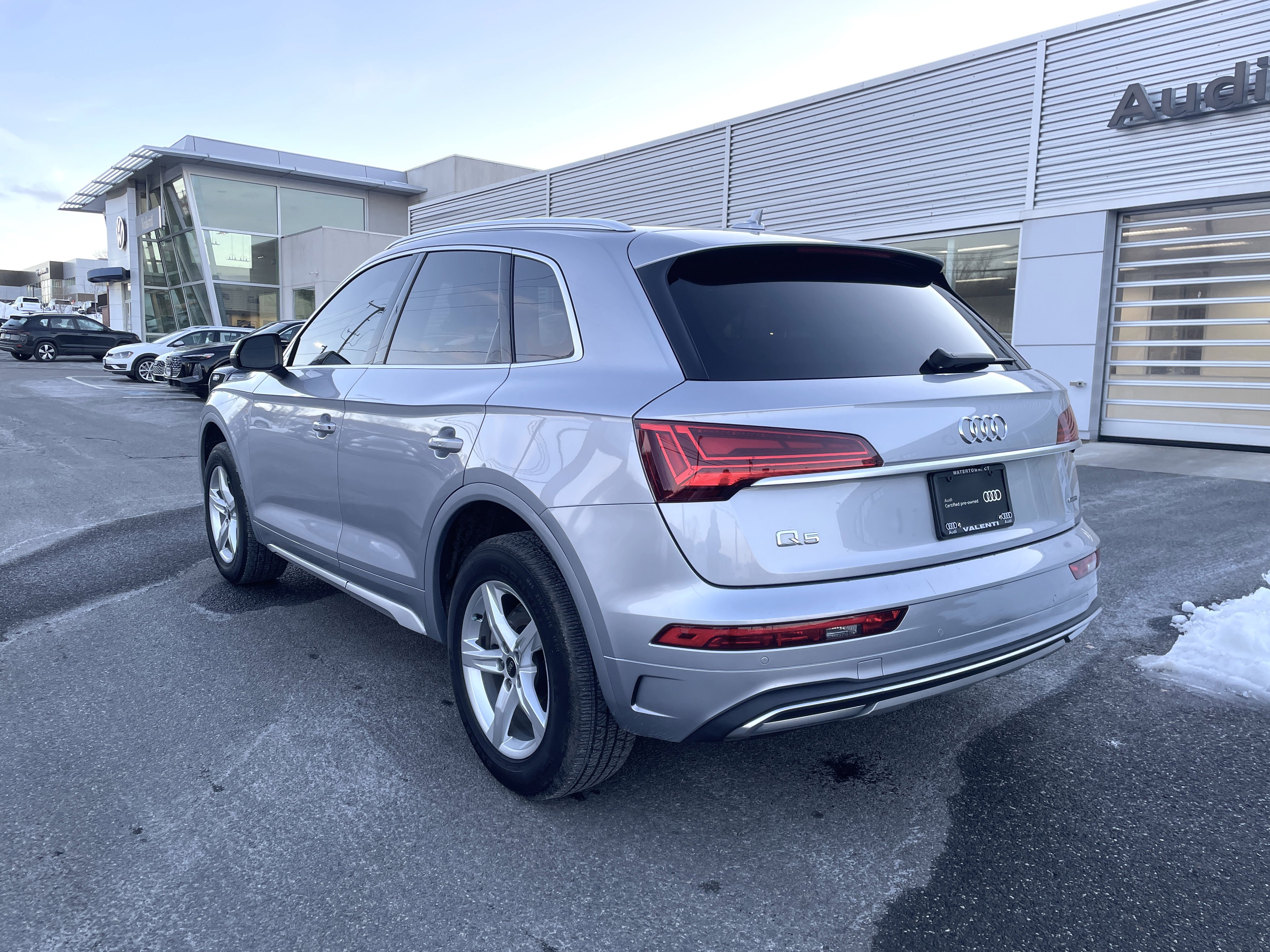 Certified 2023 Audi Q5 2.0T Premium w/ Convenience Package AWD/4WD image 5