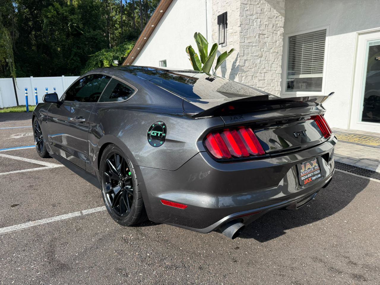 Used 2017 Ford Mustang GT w/ Black Accent Package RWD image 12