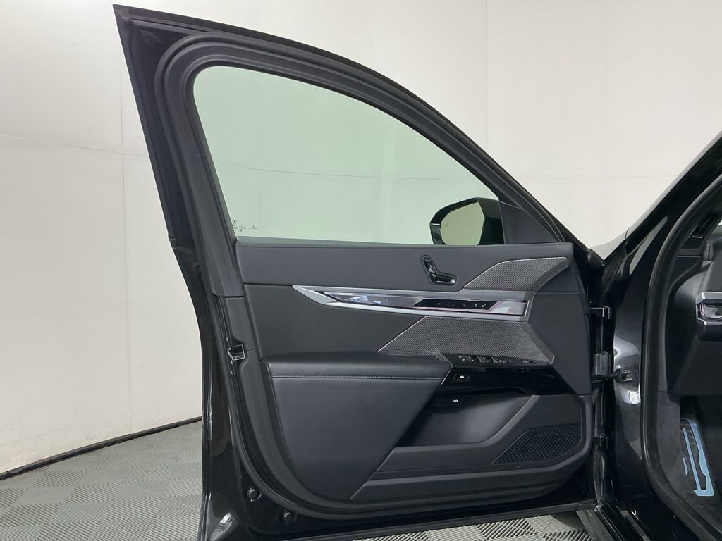Certified 2023 BMW 740i image 20