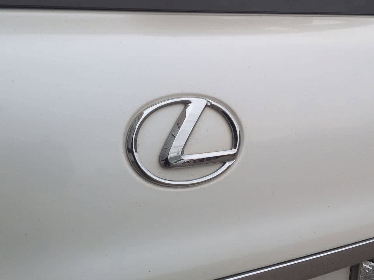 Used 2013 Lexus LX 570 4WD w/ Luxury Pkg image 11