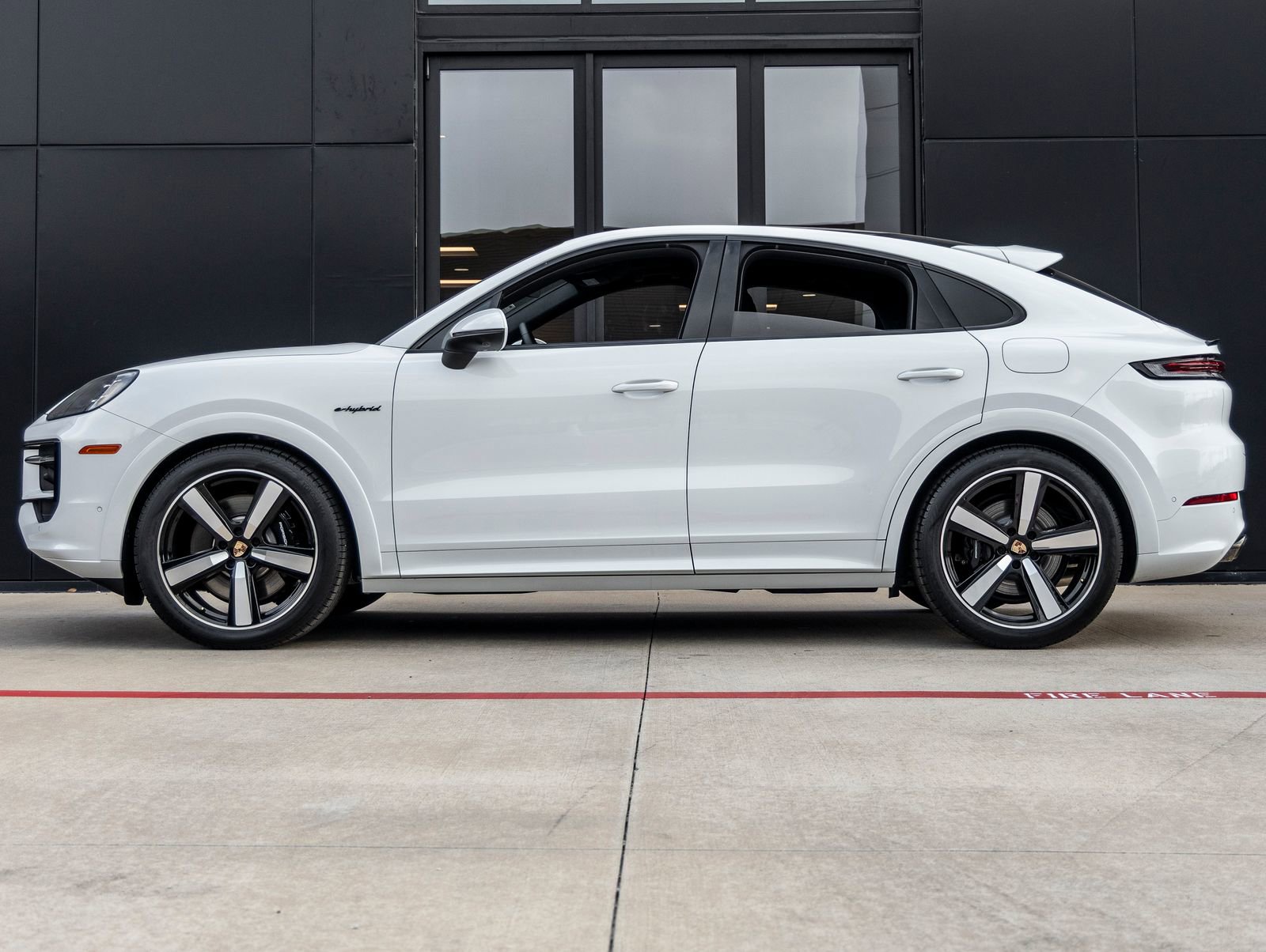 New 2025 Porsche Cayenne S AWD/4WD image 2
