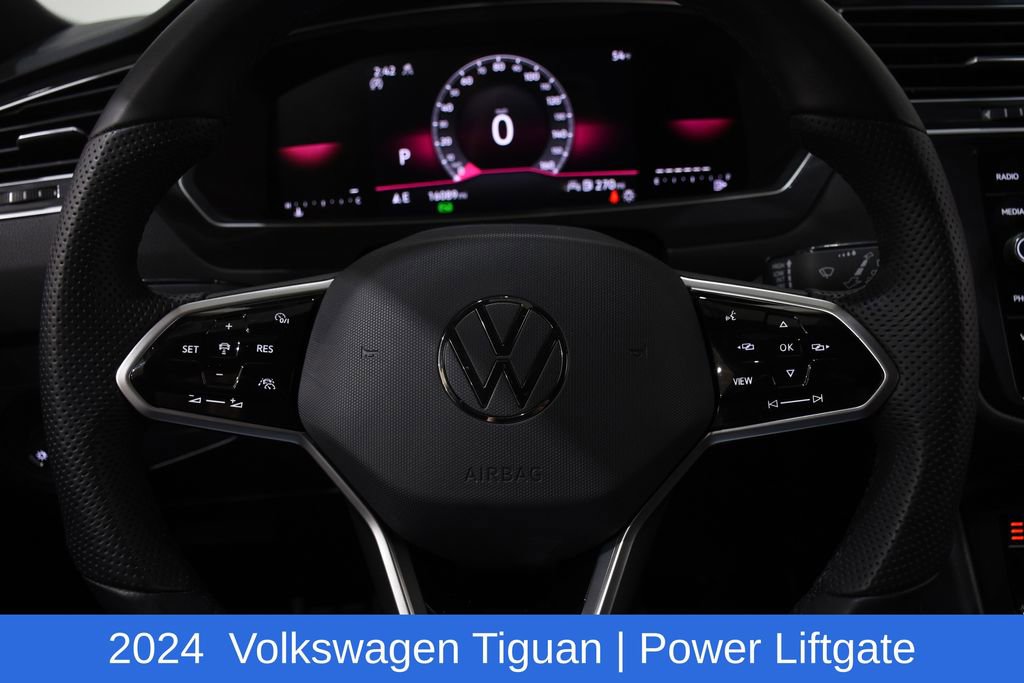 Used 2024 Volkswagen Tiguan SE R-Line image 12
