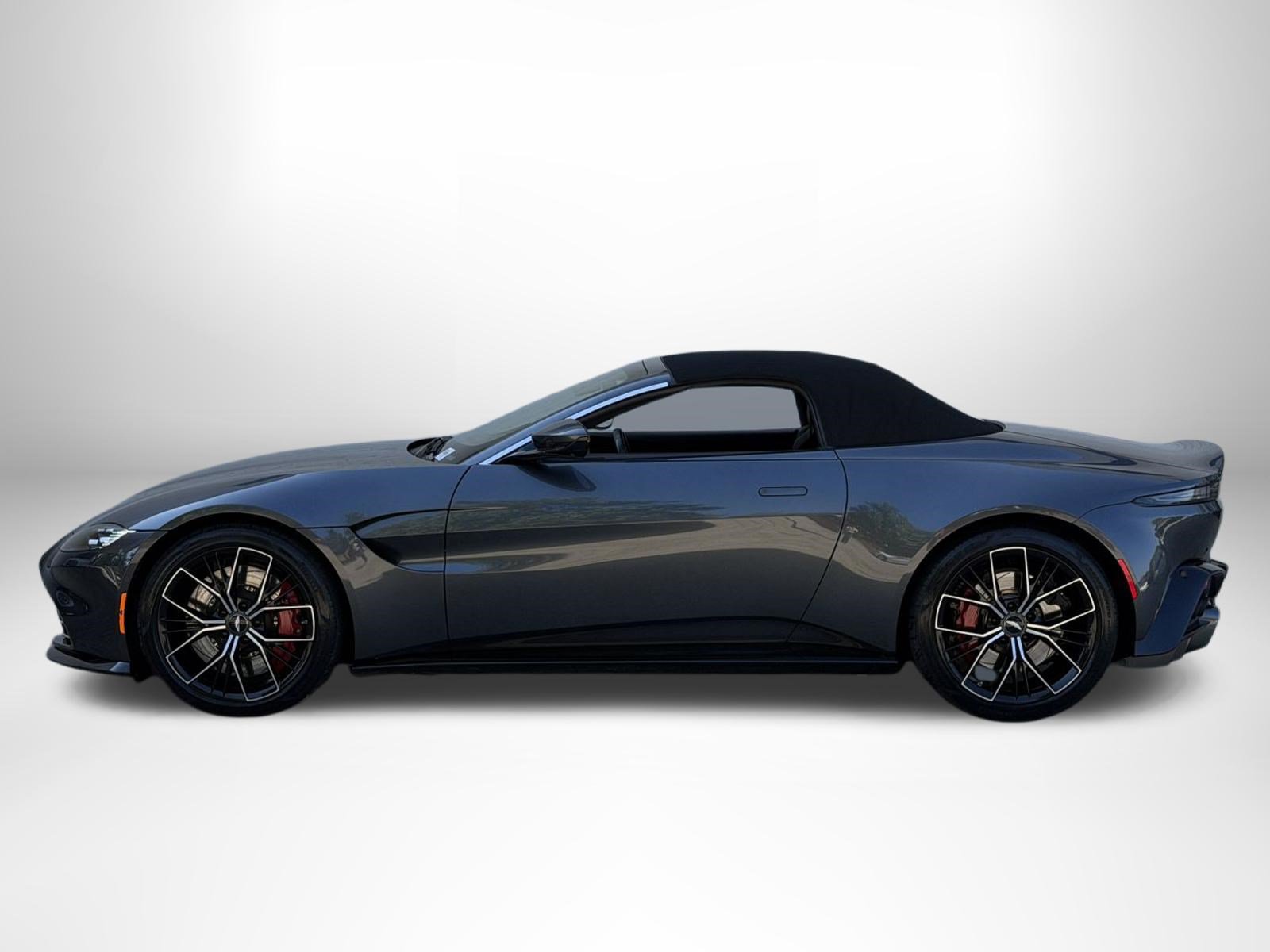 Used 2023 Aston Martin V8 Vantage Roadster RWD image 16