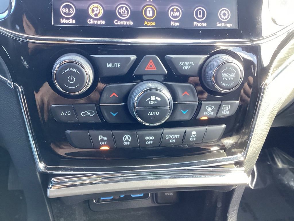 Used 2020 Jeep Grand Cherokee Limited image 14