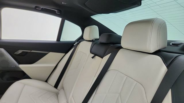 Used 2026 BMW 540i xDrive image 30