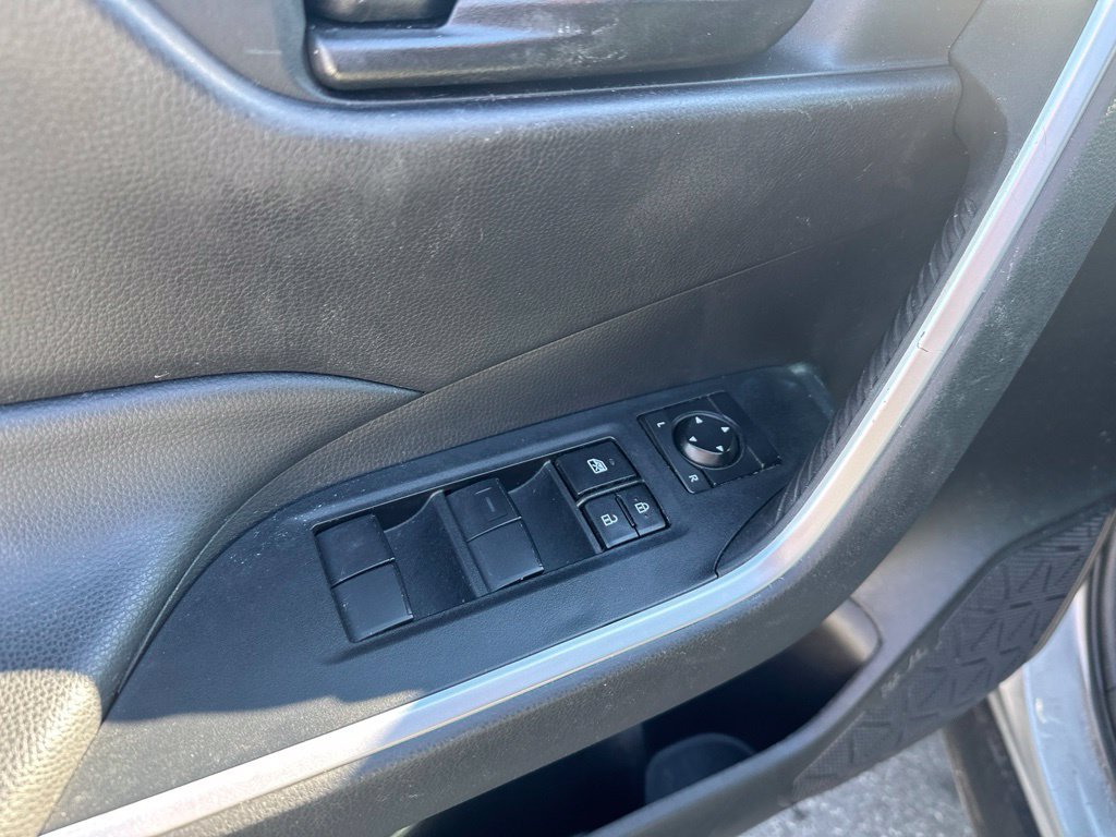 Used 2024 Toyota RAV4 LE AWD/4WD image 11