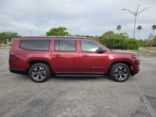 Used 2023 Jeep Wagoneer L Series III w/ Preferred Equipment Group AWD/4WD image 4