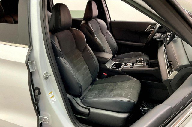 Used 2024 Mitsubishi Outlander SE image 7