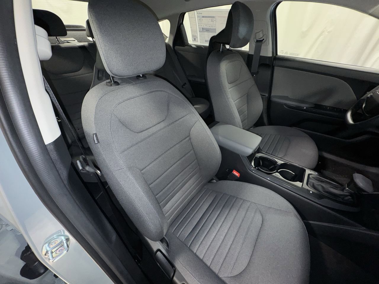 Certified 2025 Kia K4 EX image 28