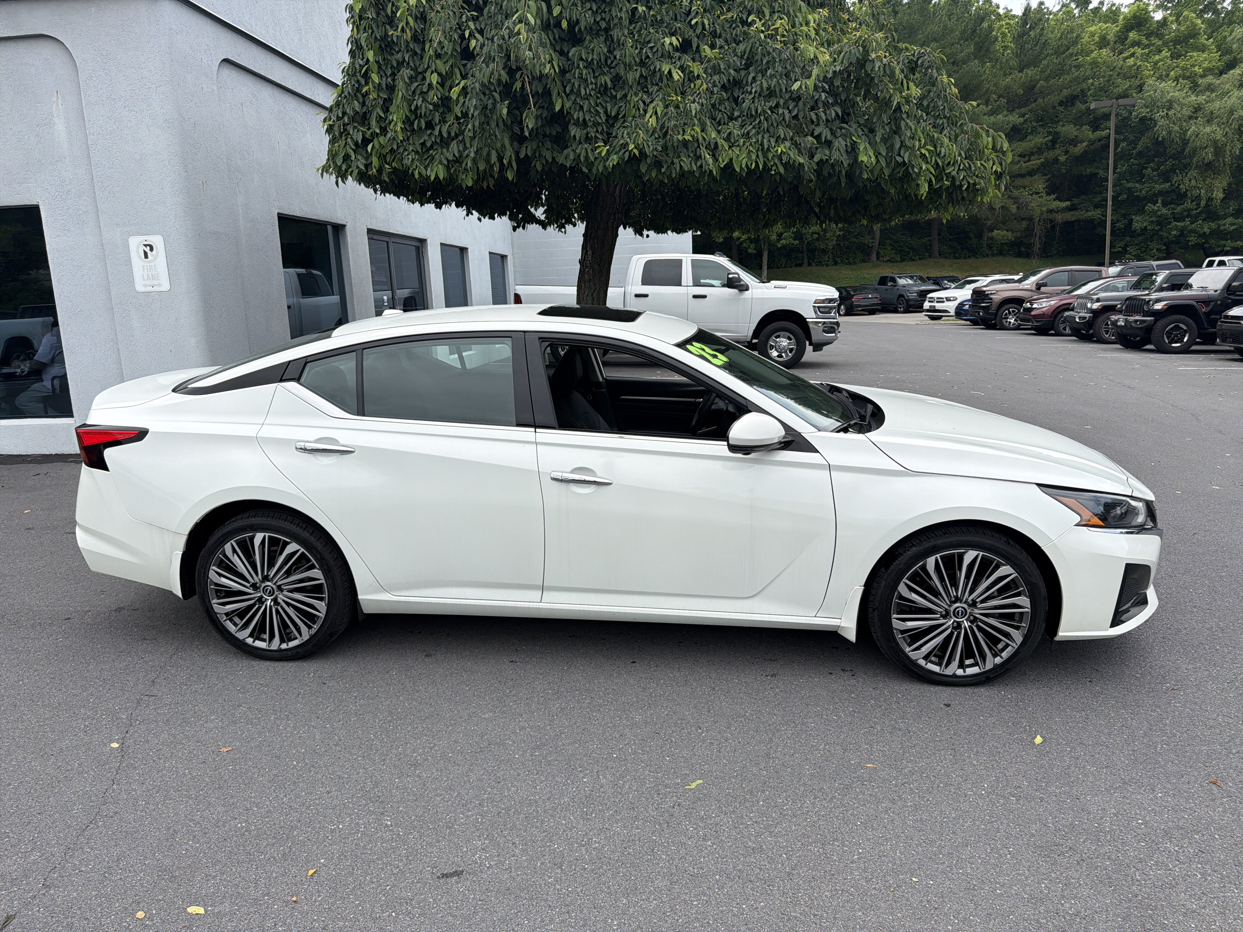 Used 2023 Nissan Altima 2.5 SL AWD/4WD video 2