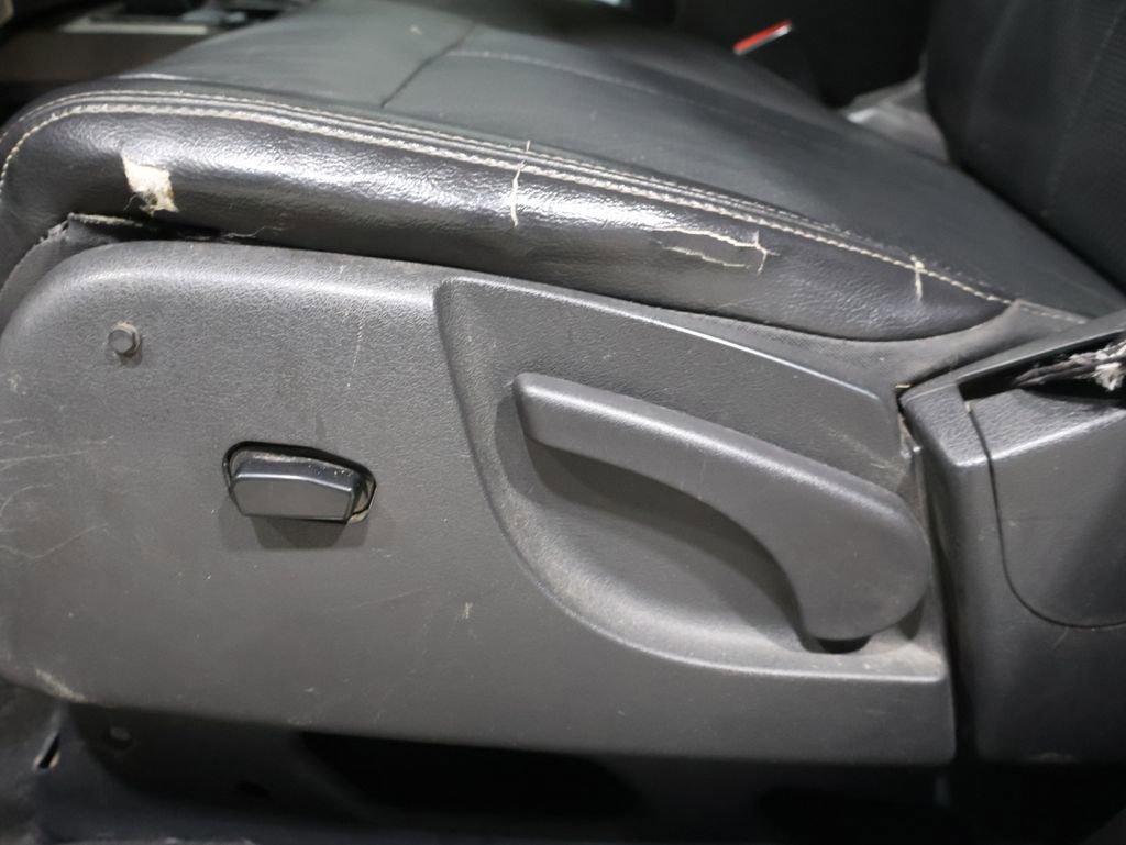 Used 2012 Jeep Liberty Limited w/ Tire & Wheel Group image 13