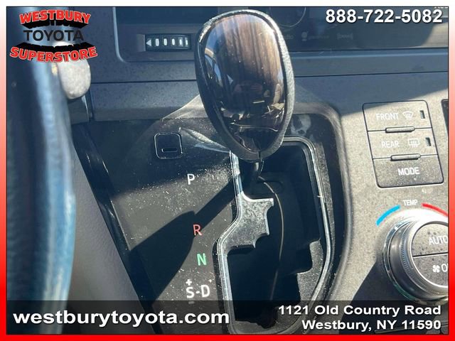 Used 2017 Toyota Sienna XLE w/ XLE Navigation Package image 28