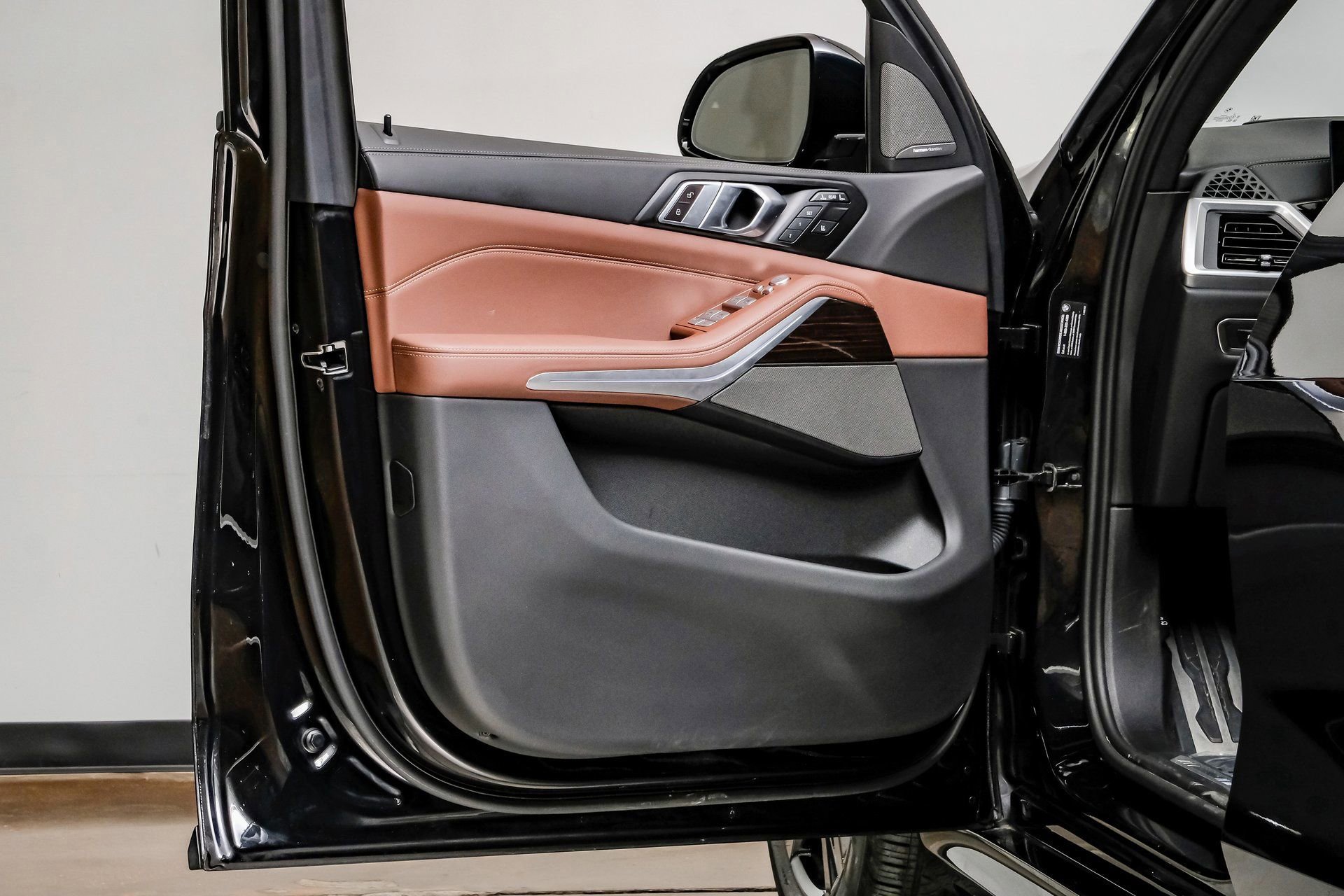 Used 2024 BMW X7 xDrive40i w/ M Sport Package image 46