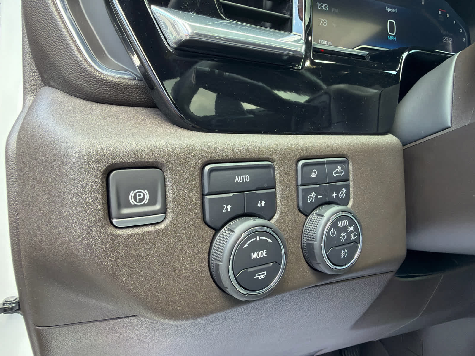 Used 2024 Chevrolet Silverado 1500 LTZ w/ LTZ Premium Package AWD/4WD image 25