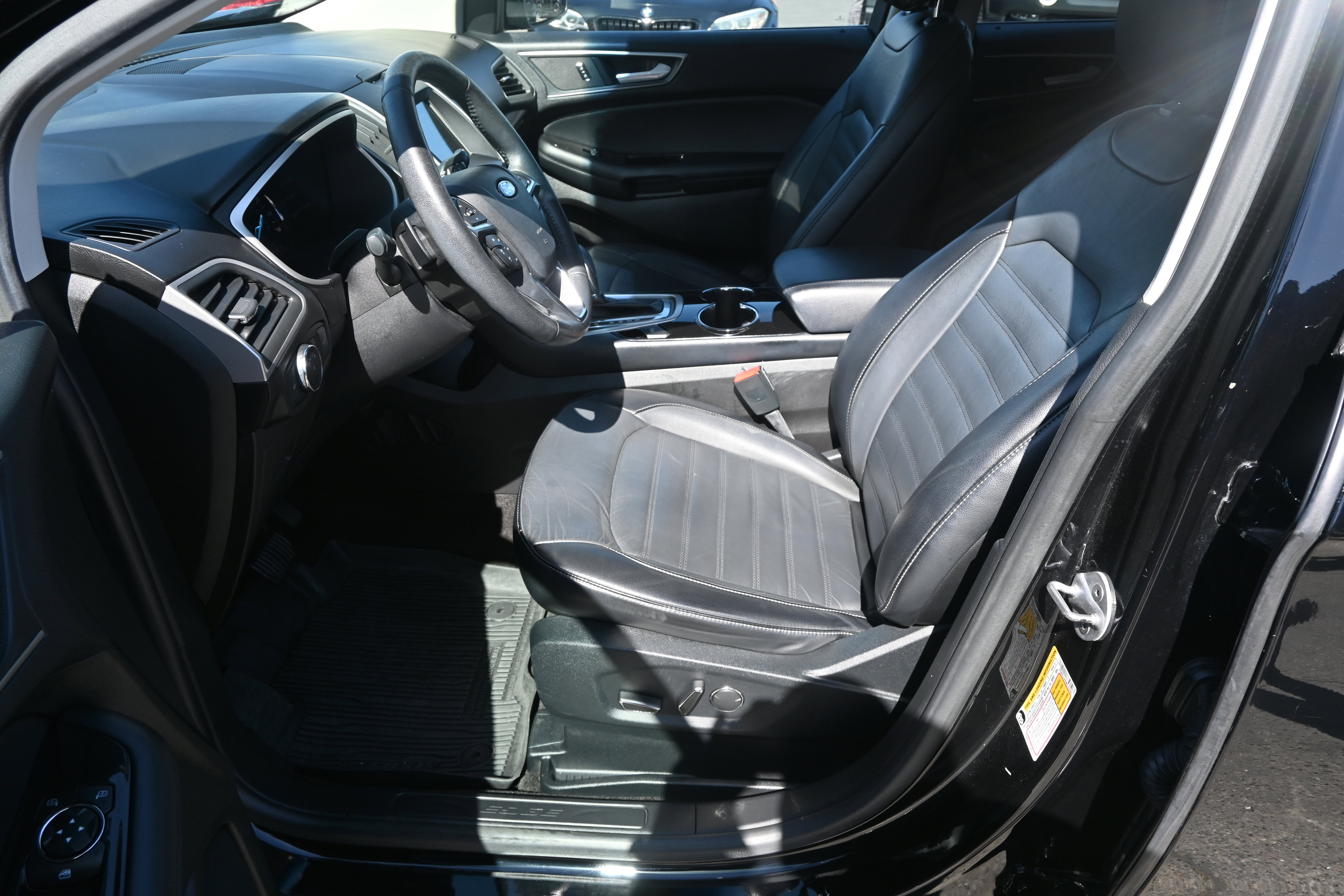 Used 2017 Ford Edge SEL w/ Equipment Group 201A image 23