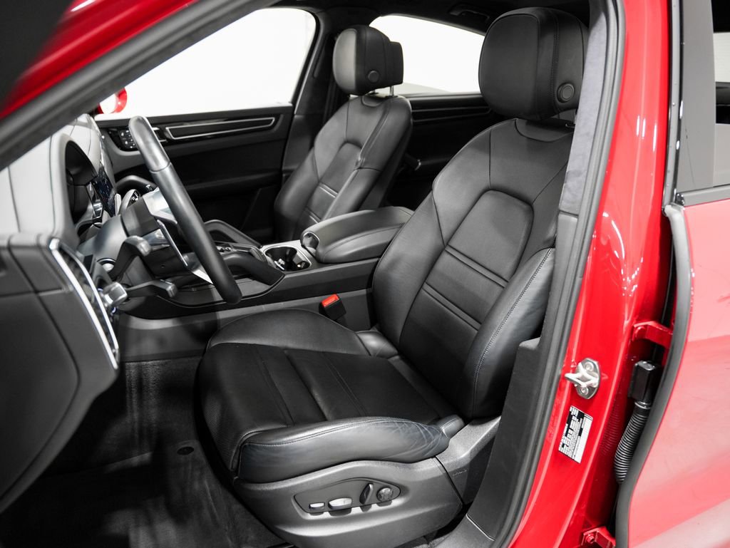 Used 2023 Porsche Cayenne GTS AWD/4WD image 10