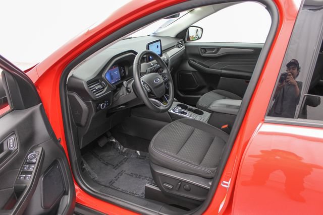 Used 2024 Ford Escape Active AWD/4WD image 13