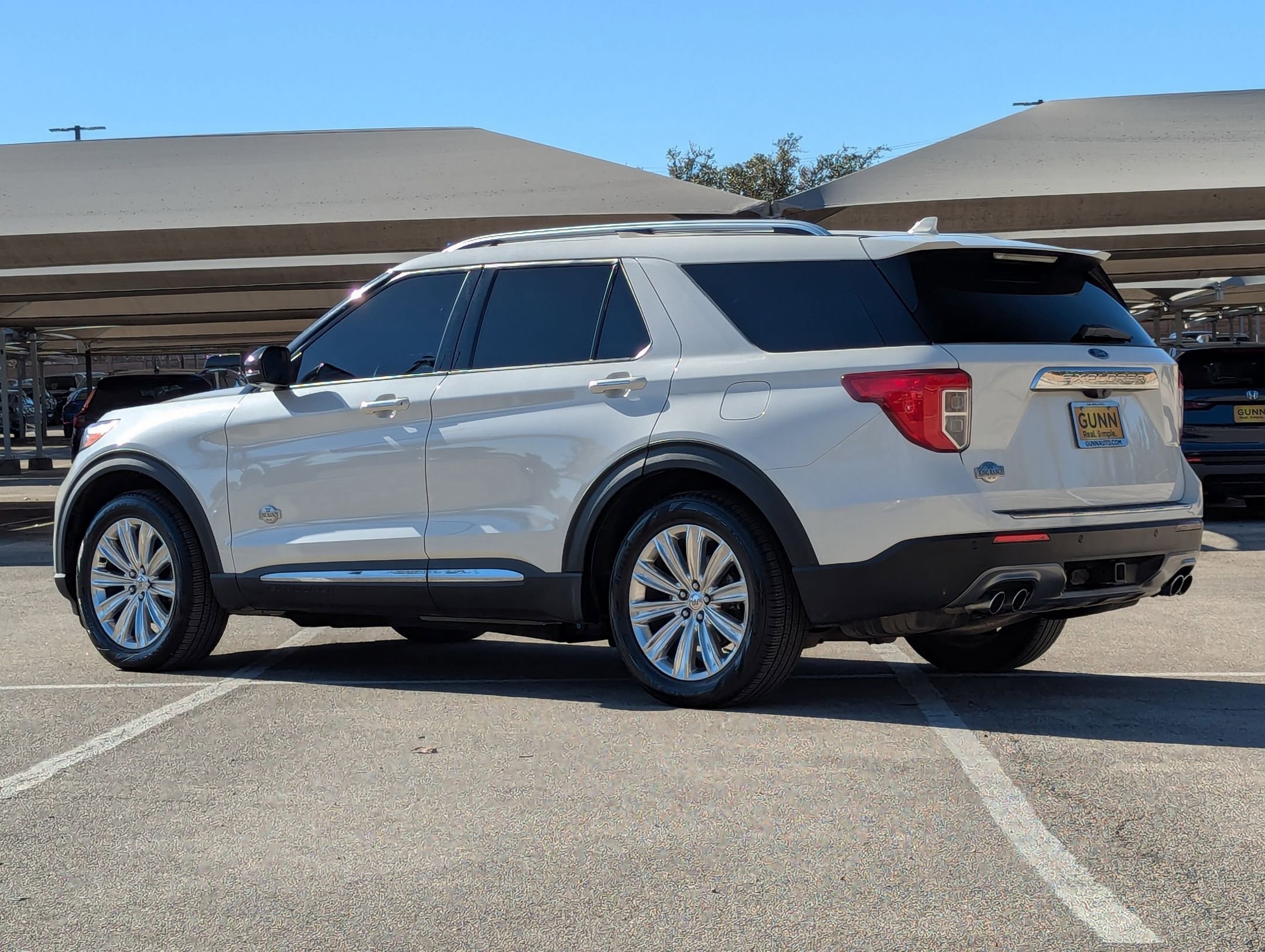 Used 2023 Ford Explorer King Ranch w/ Technology Package image 6