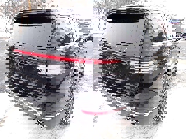 New 2025 Lincoln Aviator Reserve w/ Equipment Group 201A image 6