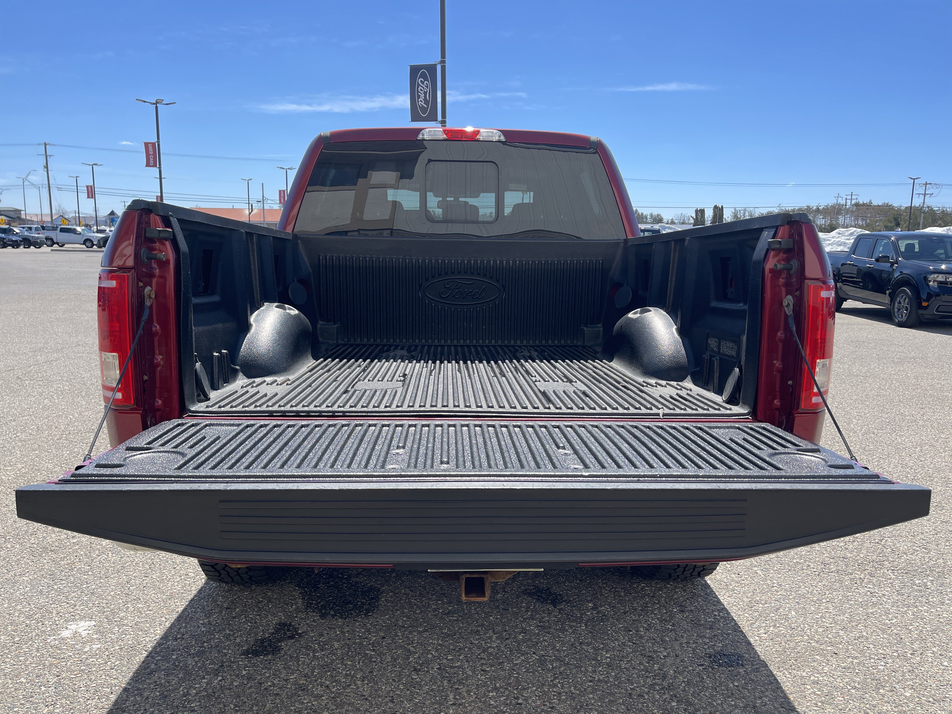 Used 2015 Ford F150 XLT w/ Equipment Group 302A Luxury image 9