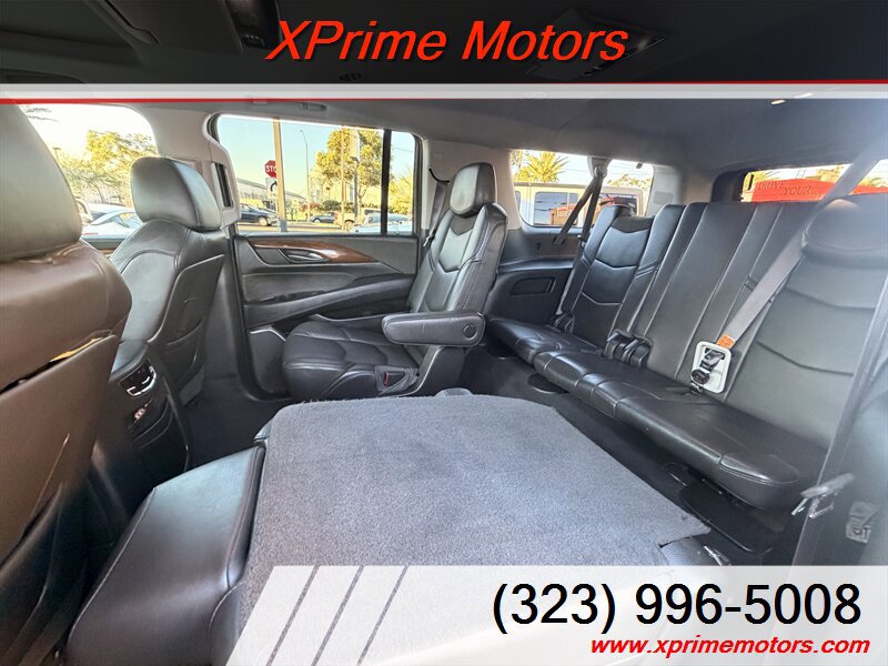 Used 2016 Cadillac Escalade ESV Luxury AWD/4WD image 30