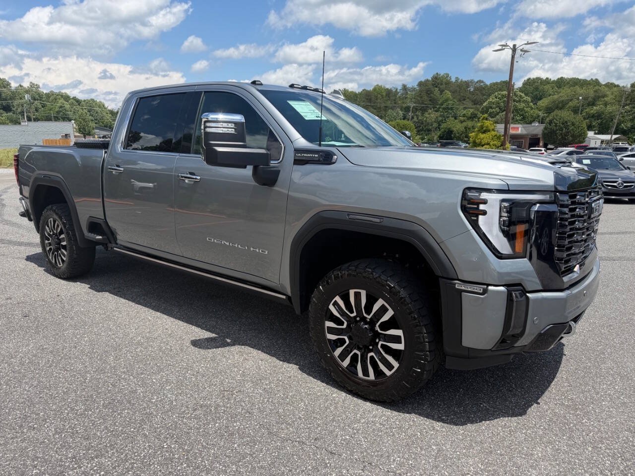 Used 2024 GMC Sierra 2500 Denali Ultimate AWD/4WD image 5