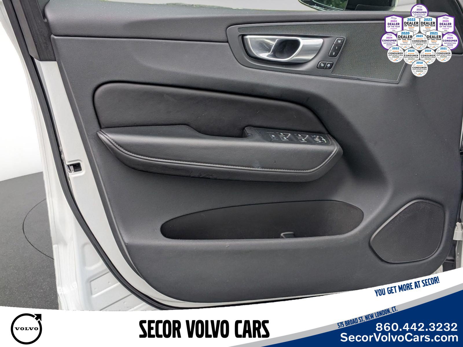 Certified 2024 Volvo XC60 B5 Core w/ Protection Package Premier AWD/4WD image 11