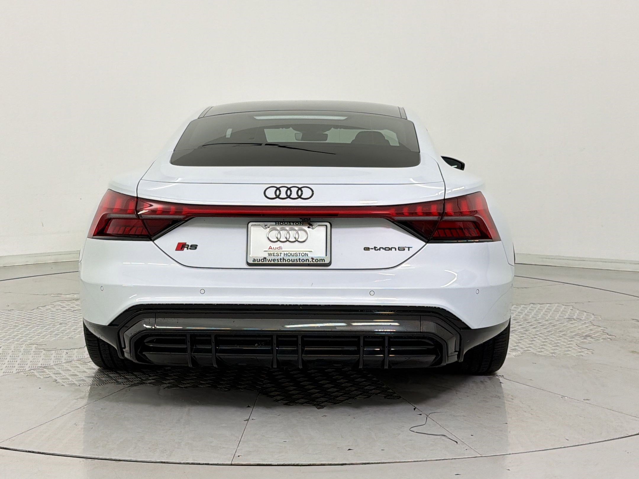 Used 2024 Audi RS e-tron GT w/ Carbon Performance Package AWD/4WD image 10