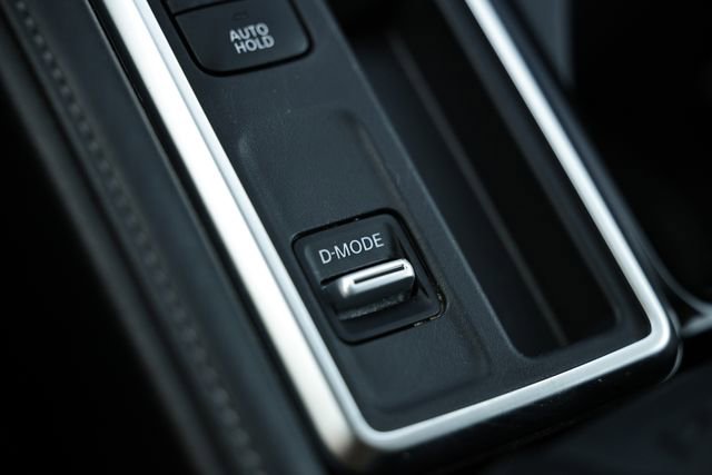Used 2025 Nissan Pathfinder SL image 40