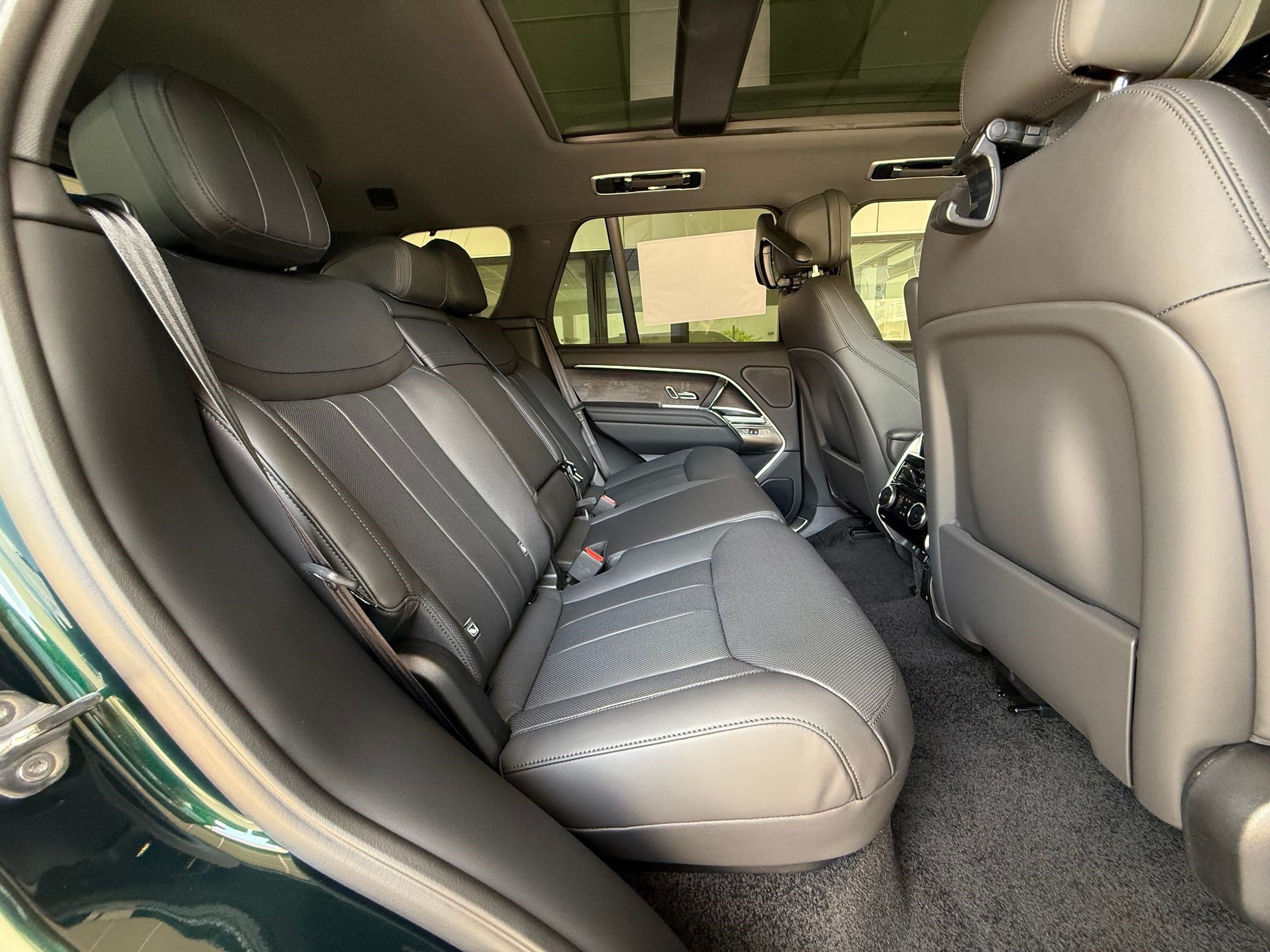 New 2026 Land Rover Range Rover SE AWD/4WD image 27