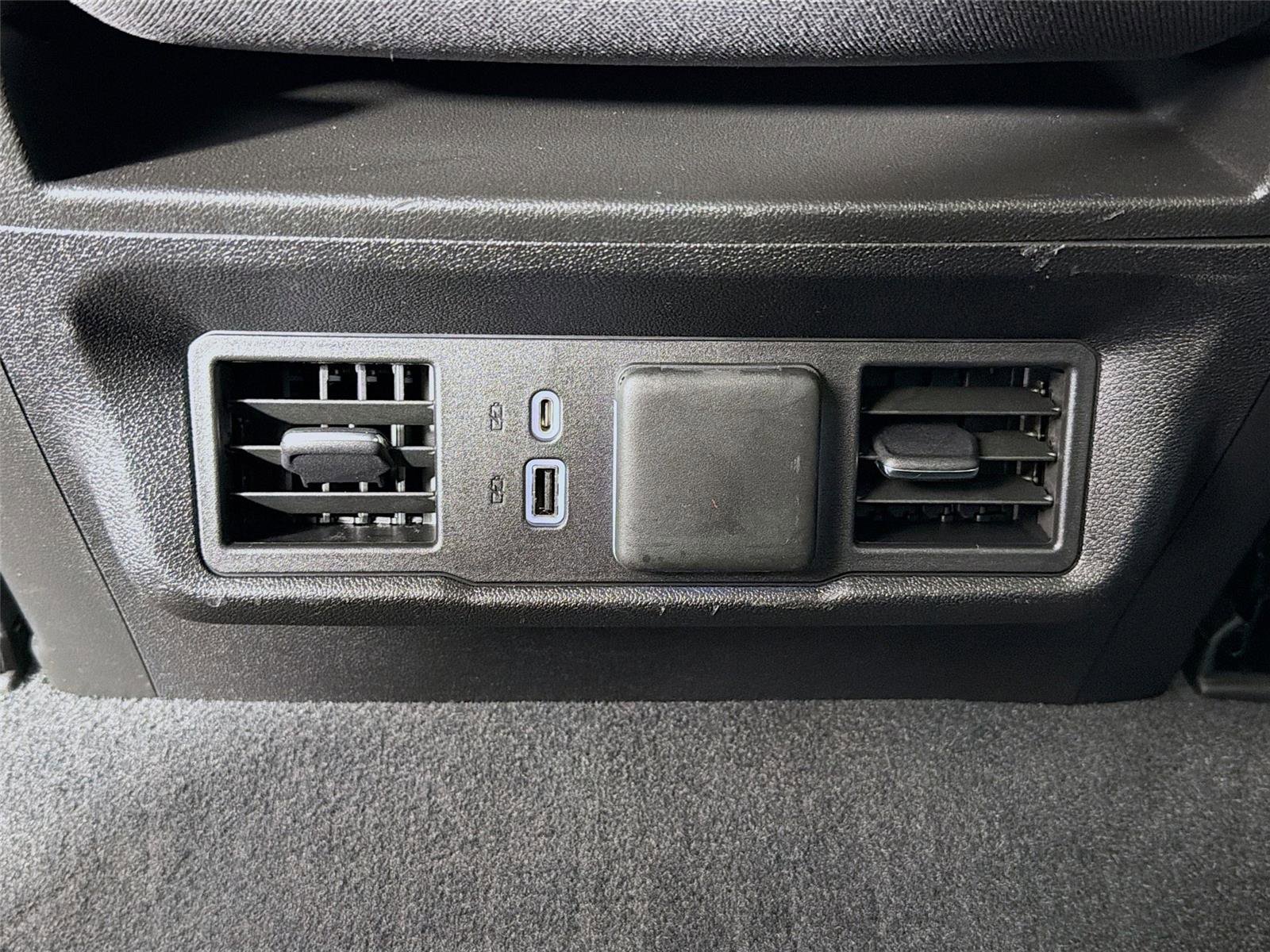 Used 2022 Chevrolet Silverado 1500 LT AWD/4WD image 24