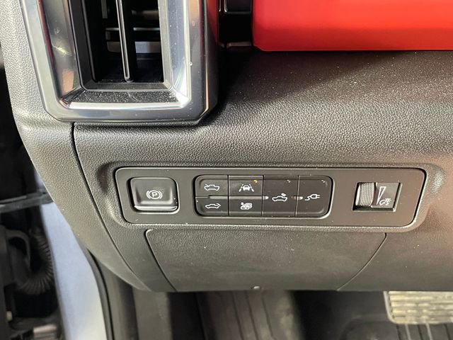 Certified 2026 GMC Hummer EV 4x4 Crew Cab w/ Carbon Fiber Edition Package image 9