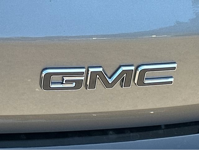 New 2026 GMC Acadia Denali Ultimate w/ LPO, Floor Liner Package AWD/4WD image 9