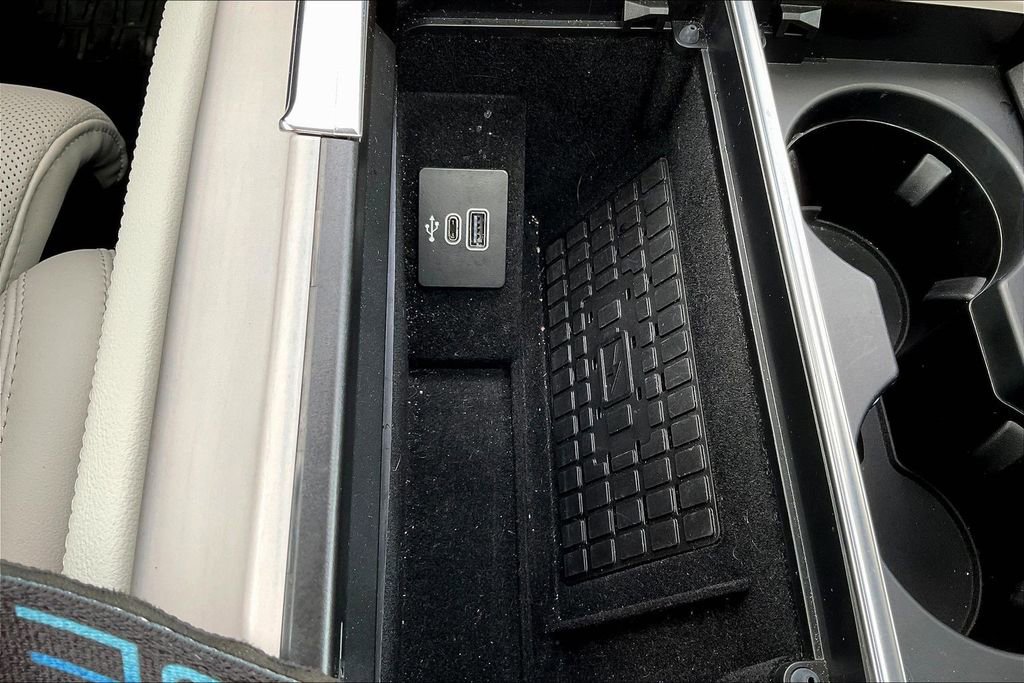 Used 2025 Lincoln Navigator Reserve image 26