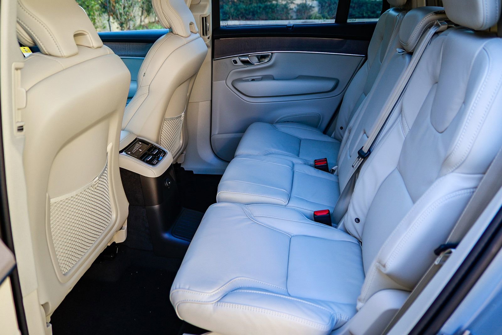 New 2026 Volvo XC90 T8 Ultra w/ Protection Package Premier image 18