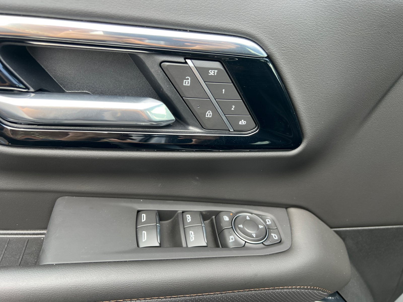 New 2026 Chevrolet Tahoe High Country AWD/4WD image 11
