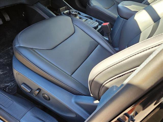 New 2025 Ford Maverick Lariat w/ Black Appearance Package AWD/4WD image 4