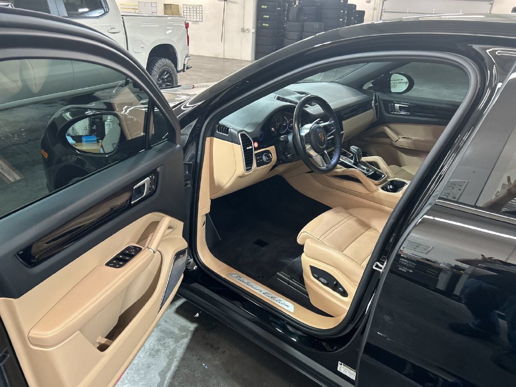 Certified 2022 Porsche Cayenne Platinum Edition AWD/4WD image 12