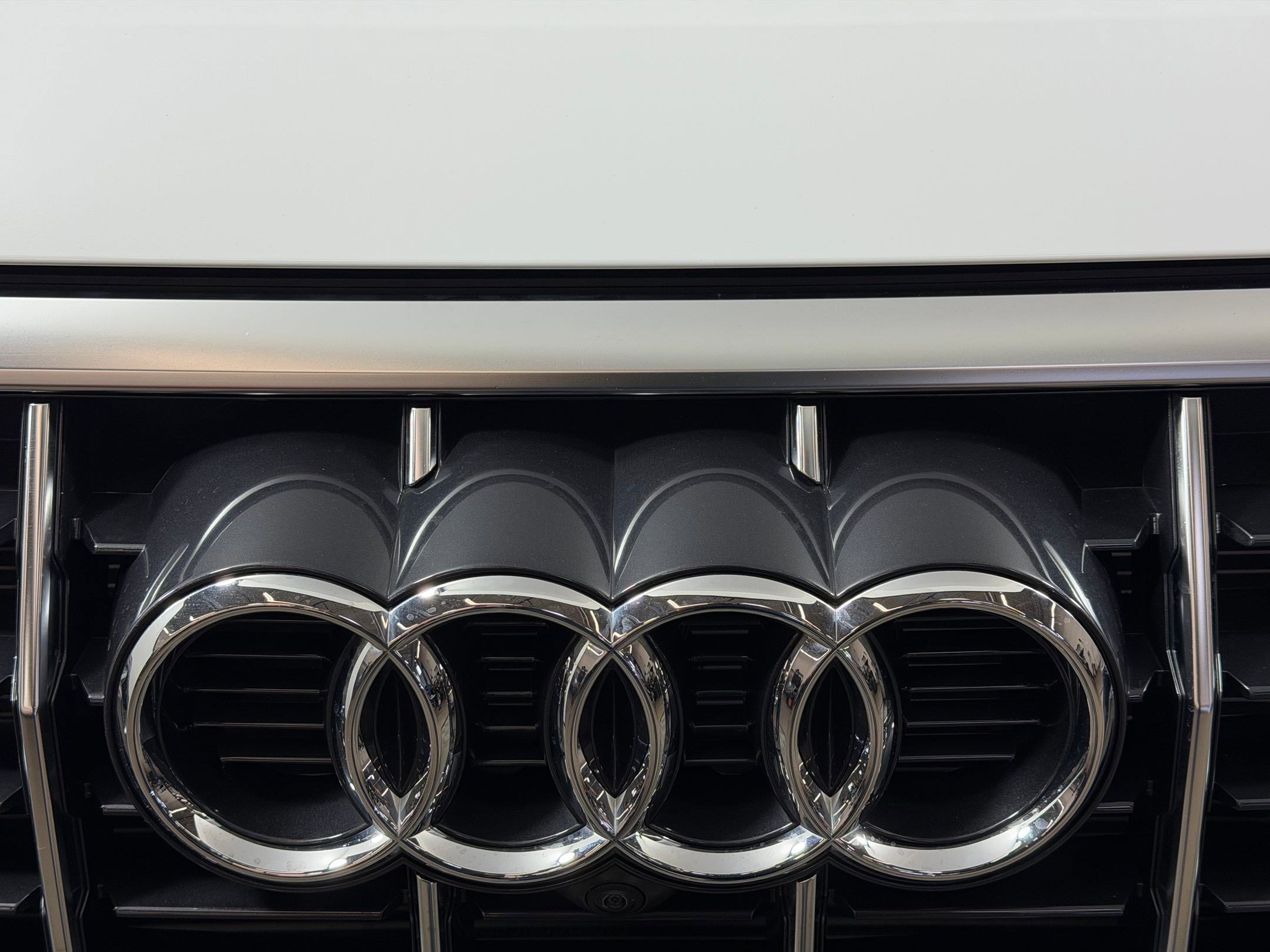 Certified 2025 Audi Q3 2.0T Premium Plus w/ Premium Plus Package image 19