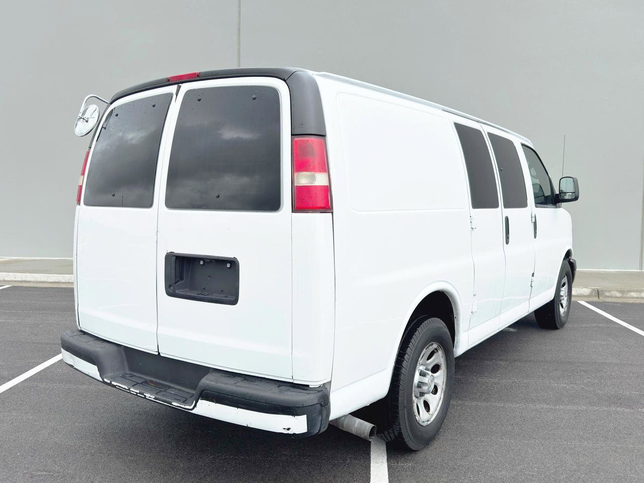Used 2013 Chevrolet Express 1500 RWD image 6