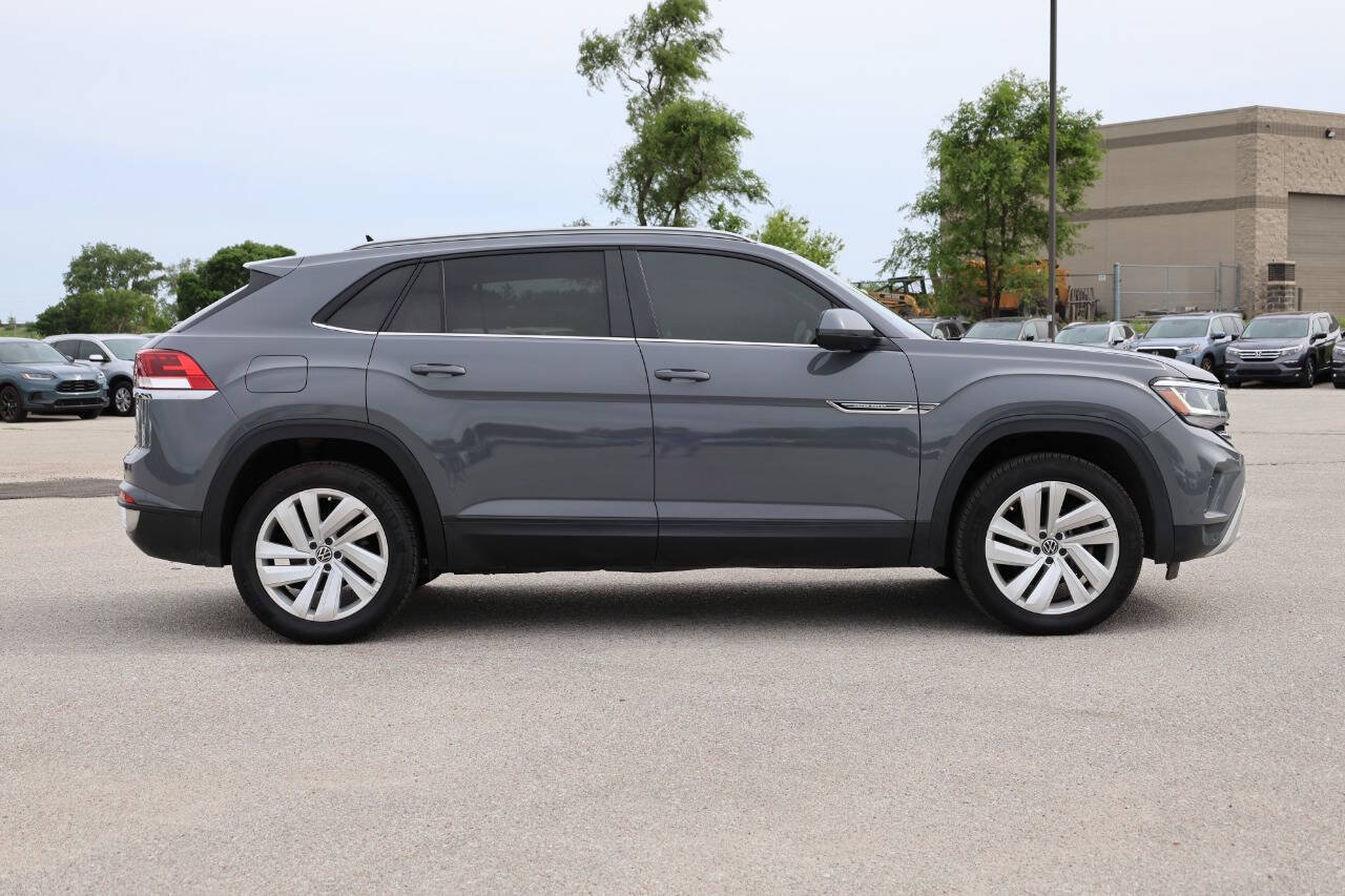 Used 2020 Volkswagen Atlas Cross Sport SE w/ Towing Package AWD/4WD image 7