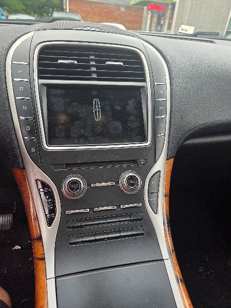 Used 2016 Lincoln MKX Reserve w/ Technology Package AWD/4WD image 10
