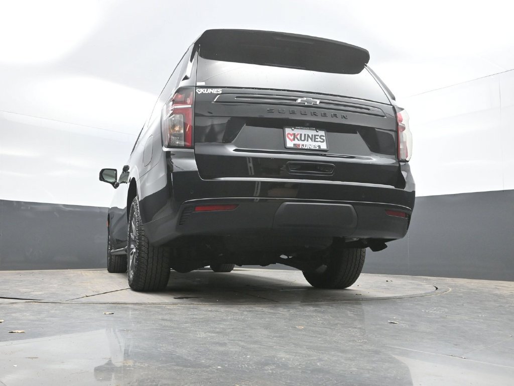 Used 2024 Chevrolet Suburban Z71 w/ Luxury Package AWD/4WD image 41