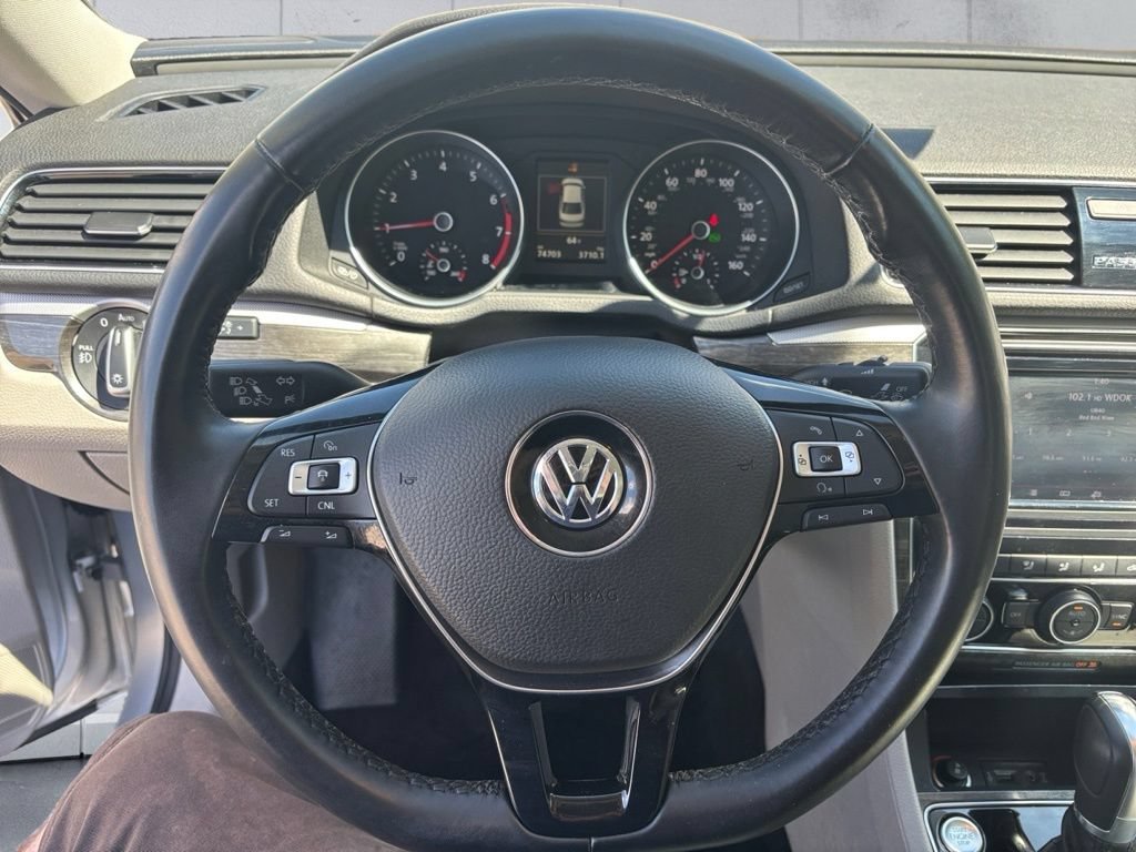 Used 2018 Volkswagen Passat 2.0T SE FWD image 12