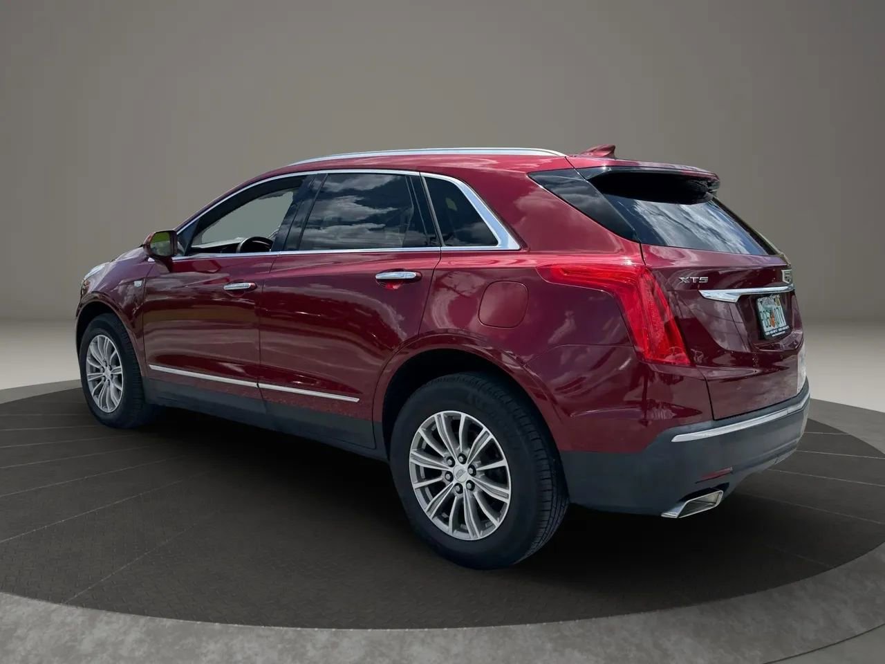 Used 2017 Cadillac XT5 Luxury FWD image 5