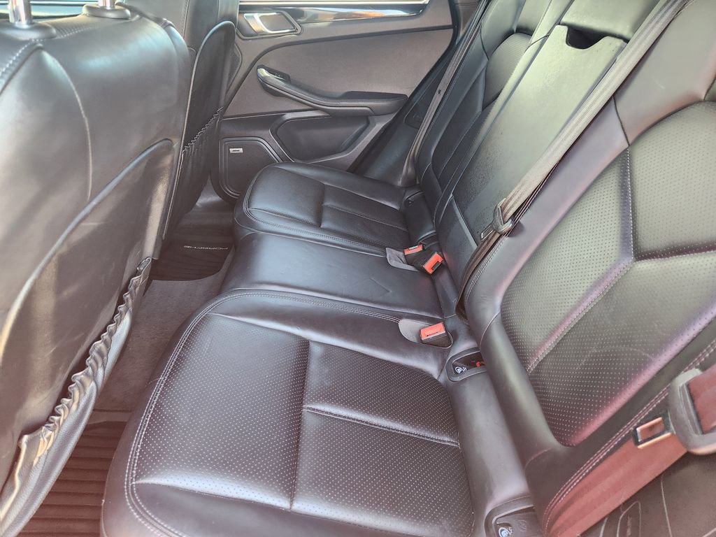 Used 2020 Porsche Macan S image 33