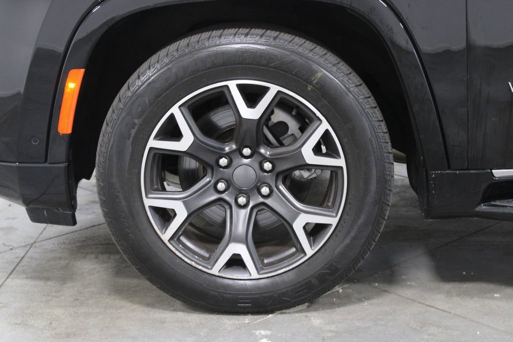Used 2024 Jeep Wagoneer Series III AWD/4WD image 22