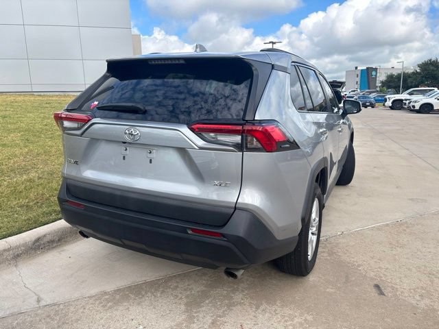 Used 2021 Toyota RAV4 XLE FWD image 3