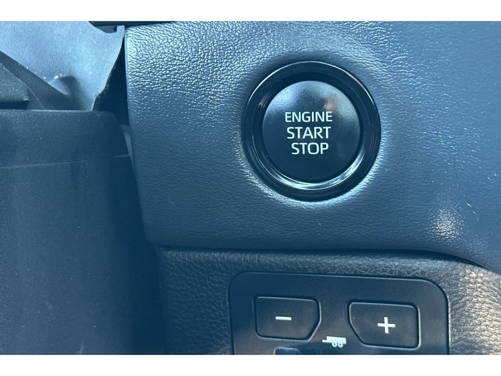 Used 2025 Toyota Tundra Platinum image 25