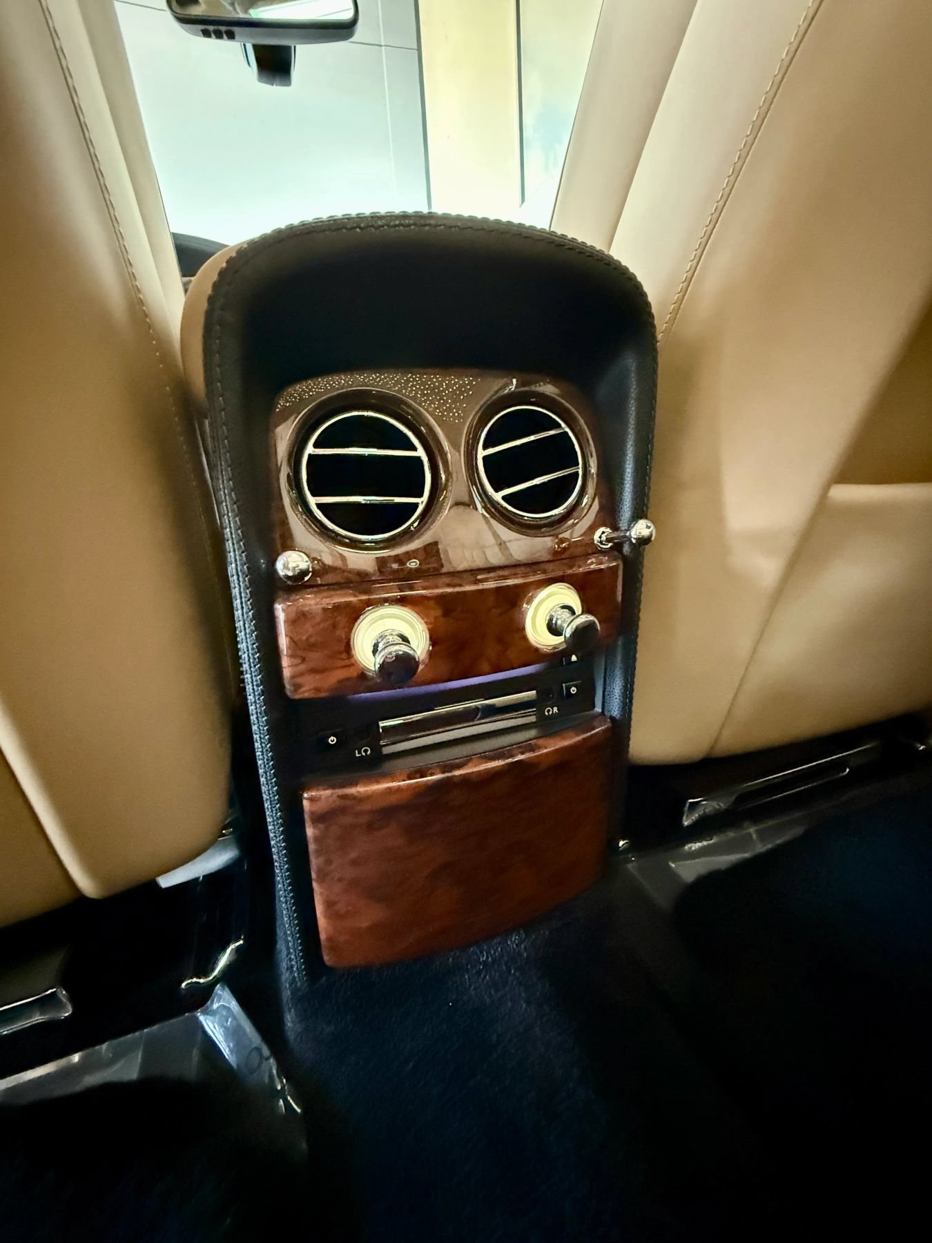 Used 2015 Rolls-Royce Phantom Sedan RWD image 30